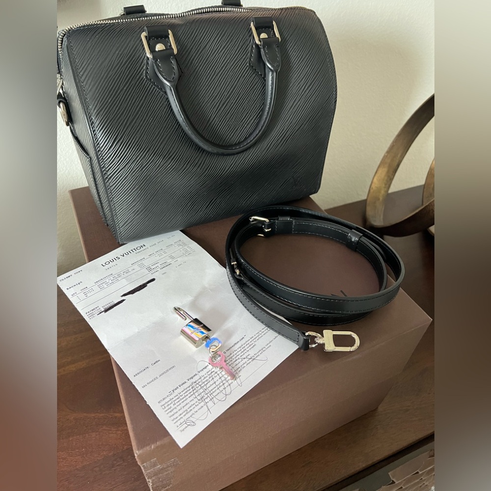 LOUIS VUITTON Epi Speedy Bandouliere 25 Black Handbag